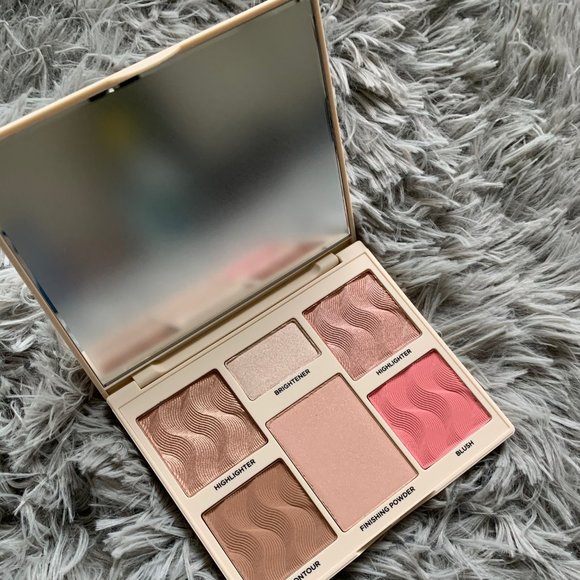Cover FX Perfecting Palette - Picture 1 of 3
